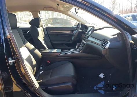 2018 Honda Accord Lx z USA, uszkodzony, nr VIN 1HGCV1F1XJA120213